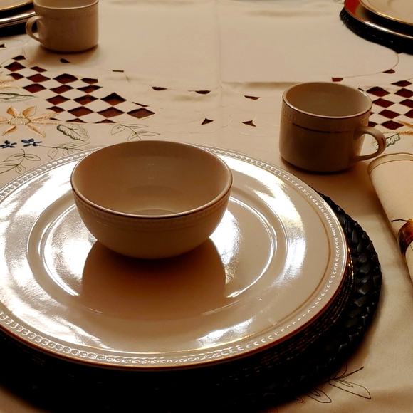 Home Dinner set - Picture 1 of 7